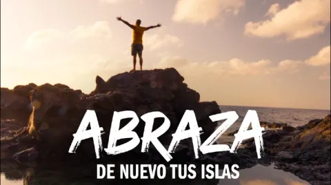 Una de las imágenes de la campaña “Abraza de nuevo tus Islas” dirigida al turismo interno