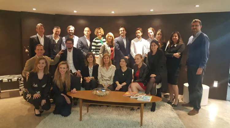 Jurado y ganadoras de Young Marketers 2017